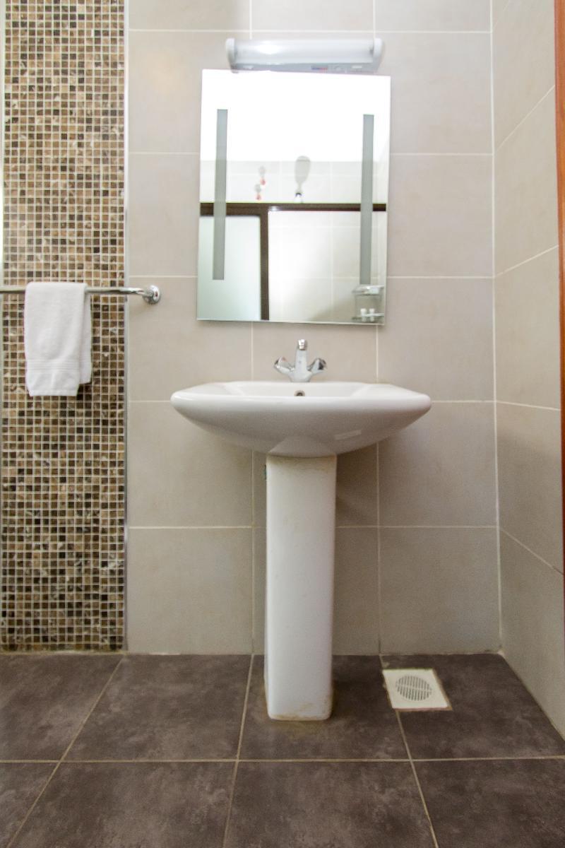 Victoria Comfort Inn Kisumu Ngoại thất bức ảnh