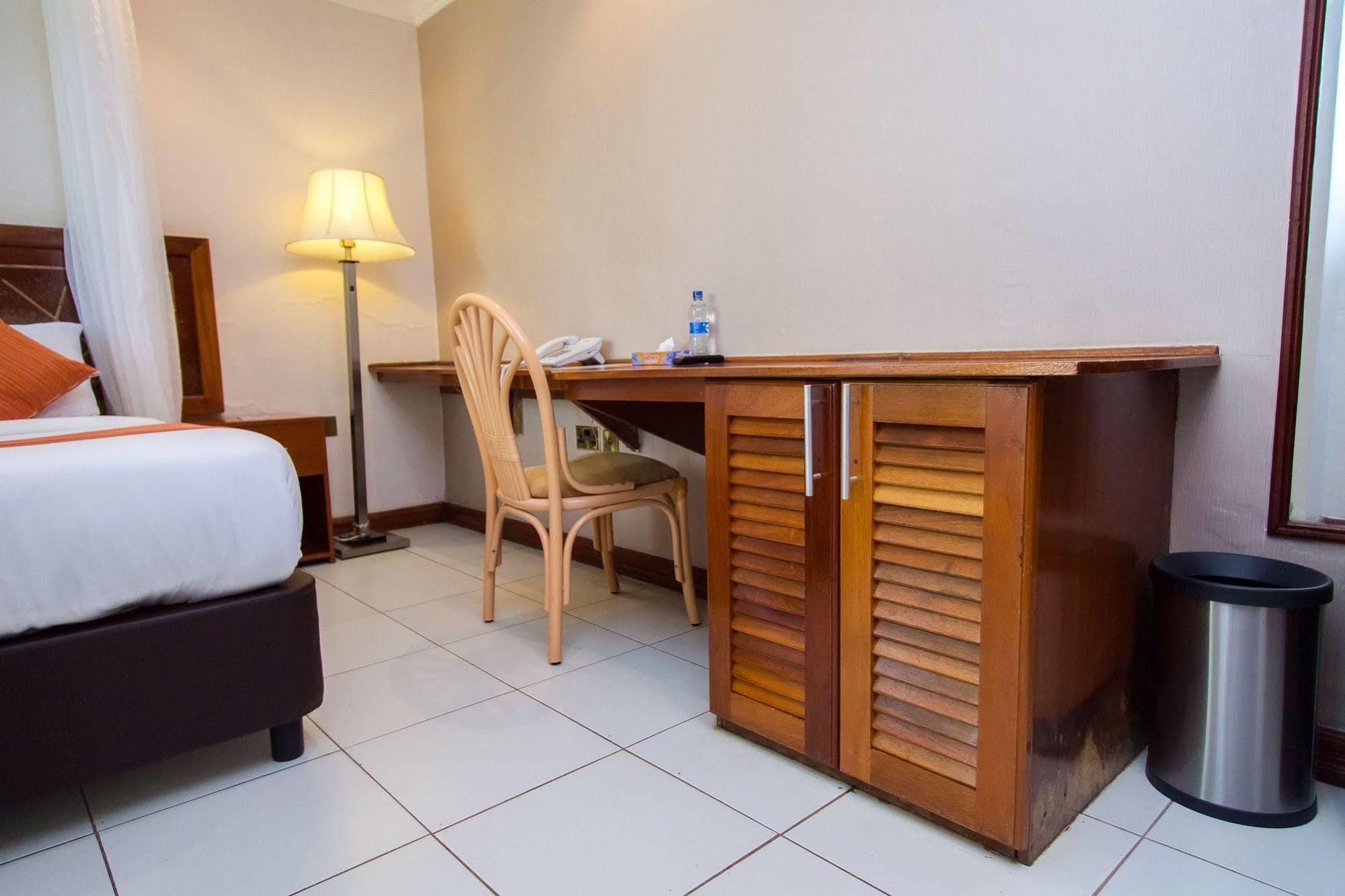 Victoria Comfort Inn Kisumu Ngoại thất bức ảnh
